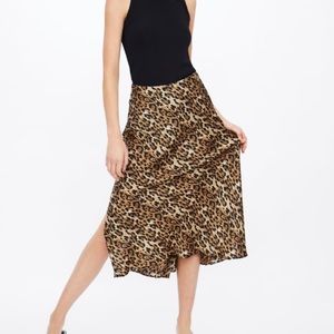 Zara leopard satin skirt sz M